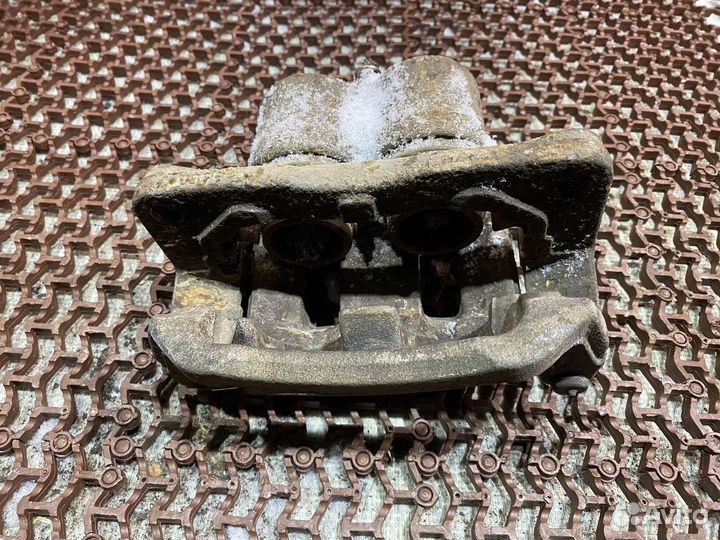 Суппорт передний левый сх-7 Mazda CX-7