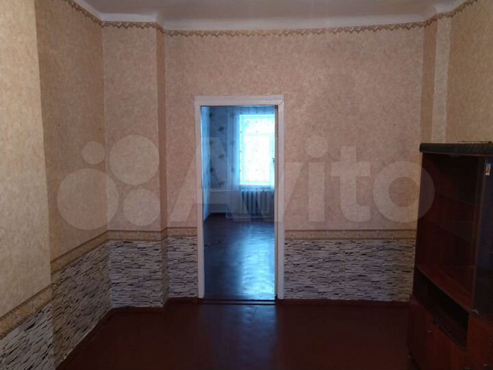 Комната 30 м² в 4-к., 1/2 эт.