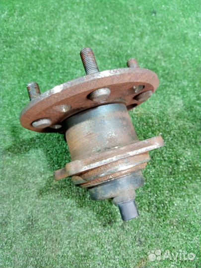 Ступица задняя правая Toyota Alphard MNH10 1MZ-FE