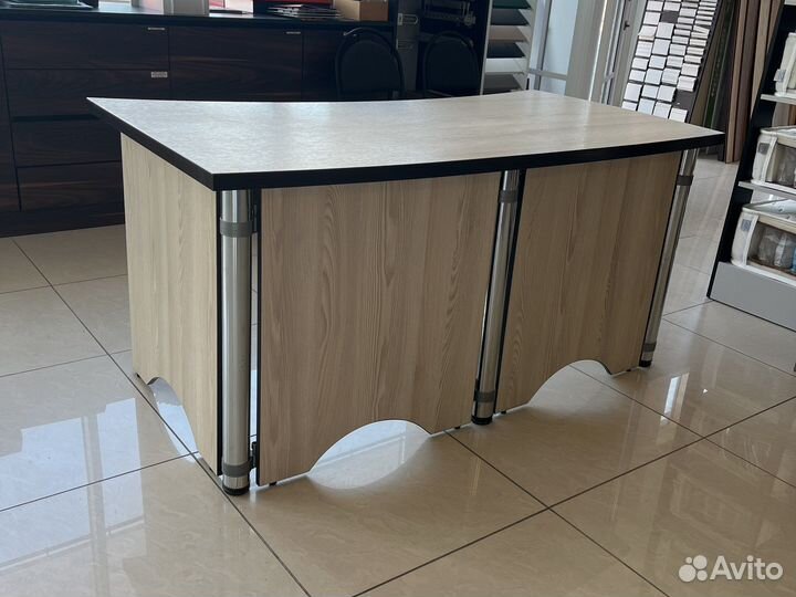 Продам стол 1570*800*750