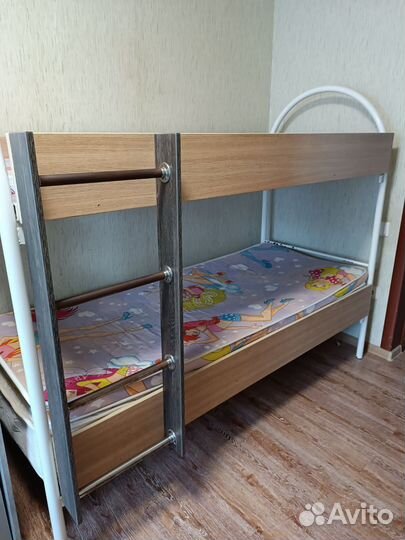 Двухъярусная кровать металлическая бу