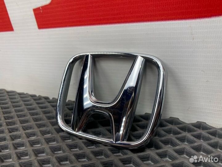 Эмблема (значок) крышки багажника Honda Civic