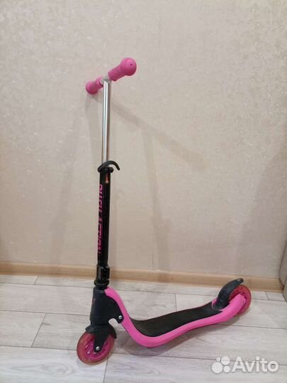 Самокат б/у в отличном состоянии