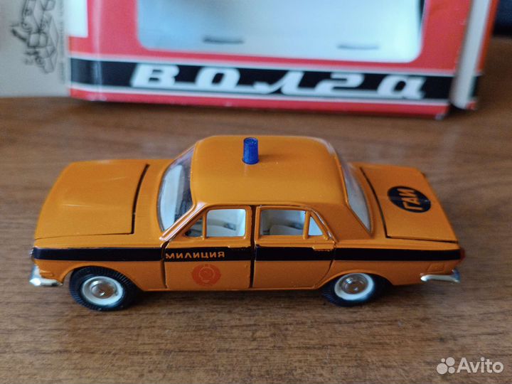 Волга газ 24 1:43 гаи милиция СССР, редкие цвет