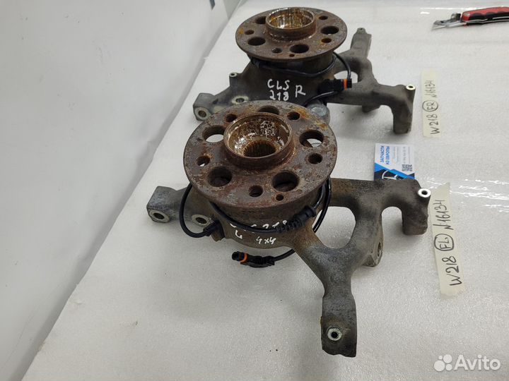 Поворотный кулак в сборе со ступицей Mercedes W218