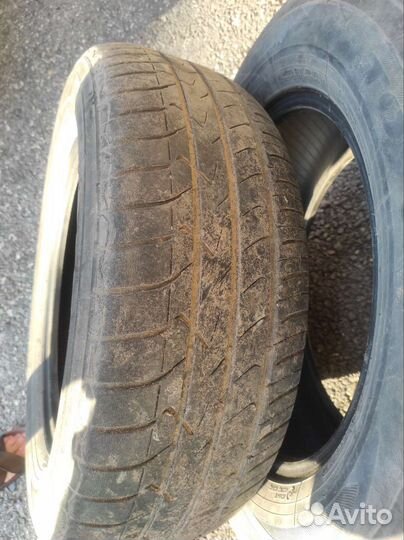 Bridgestone B249 215/65 R16