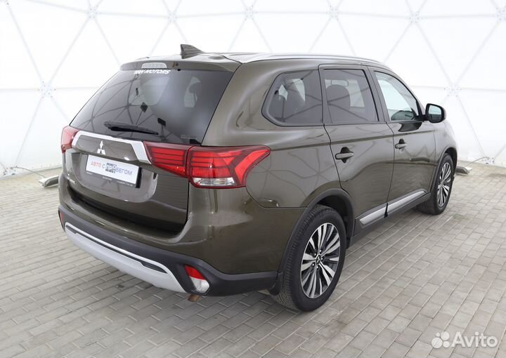 Mitsubishi Outlander, 2020