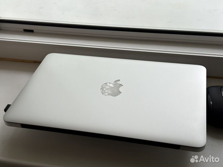 MacBook Air 11 2013 в отличном состоянии