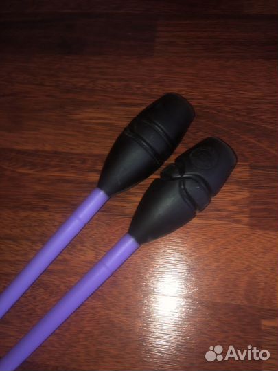 Булавы,мяч,обручь для худ. гимнастики