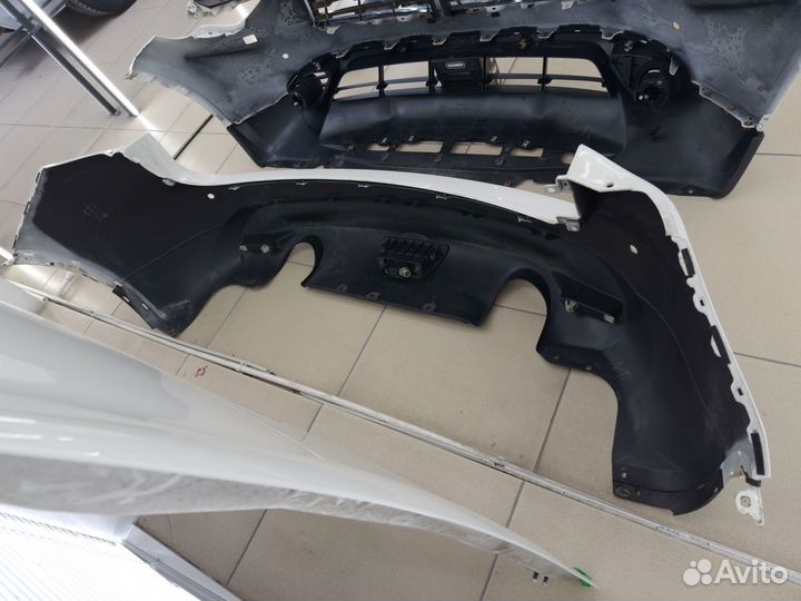 Задний бампер Infiniti QX70 S51