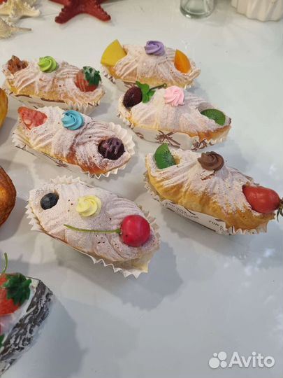 Декоративные искусственные фрукты и десерты, кексы