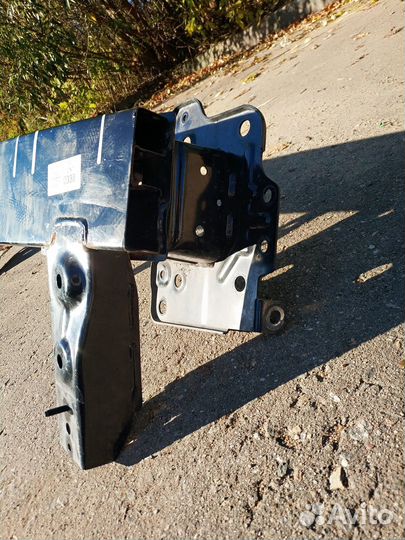 Усилитель бампера hyundai elantra cn7 64900-AA010