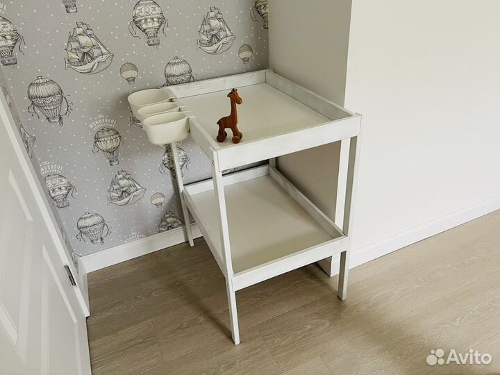 Пеленальный столик IKEA сниглар с контейнерами