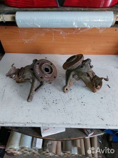 Поворотный кулак citroen xsara I Peugeot 306