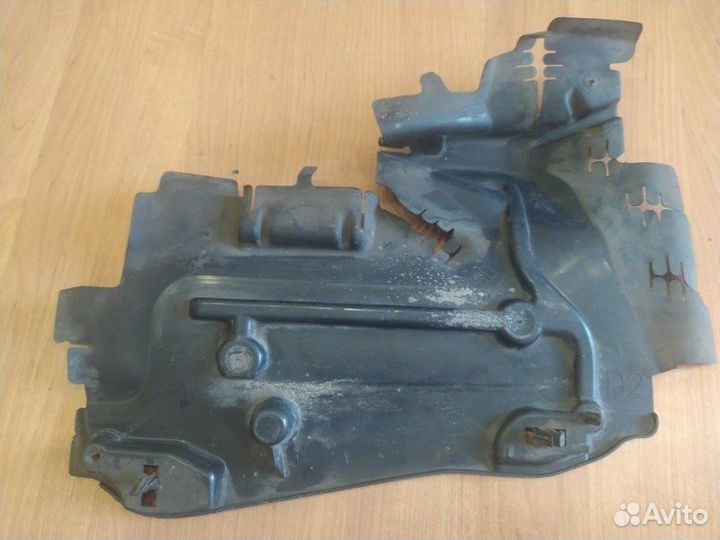 Воздуховод радиатора передний правый Peugeot 207