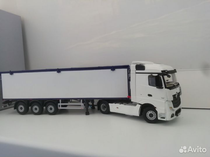 WSI Mercedes-Benz Arocs масштаб 1:50