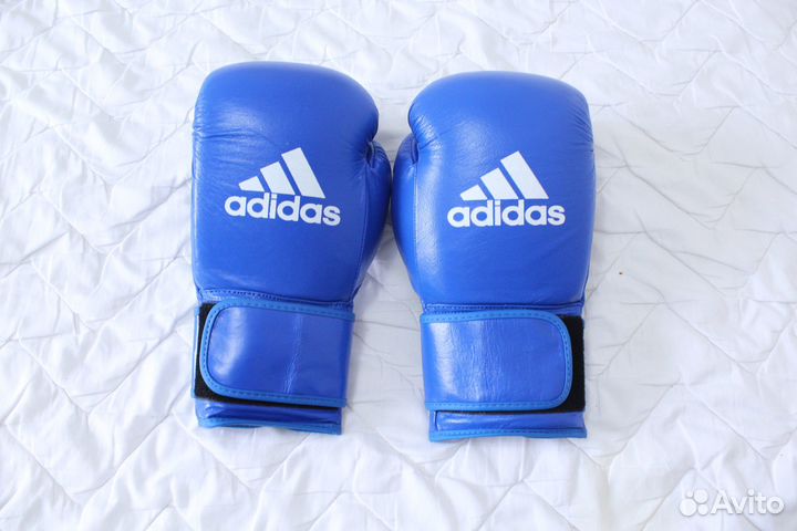 Боксерские перчатки