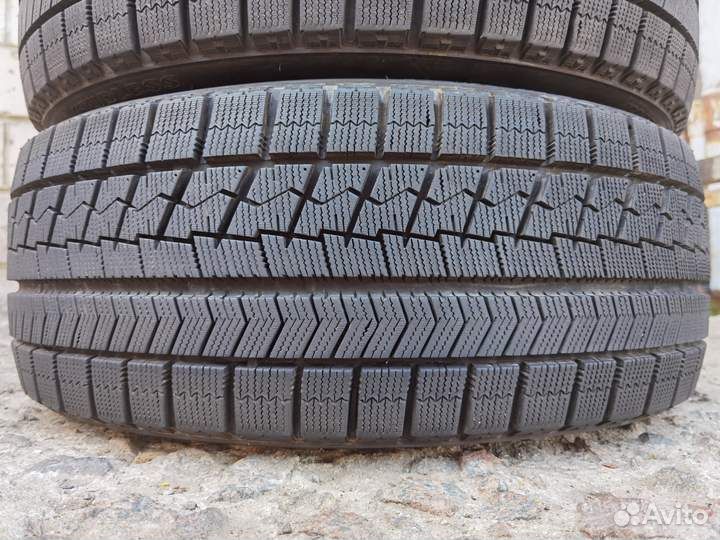 Bridgestone Blizzak VRX 225/40 R18 97V
