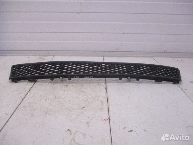 Решетка в бампер центральная BMW 5-Series 6 (F10)