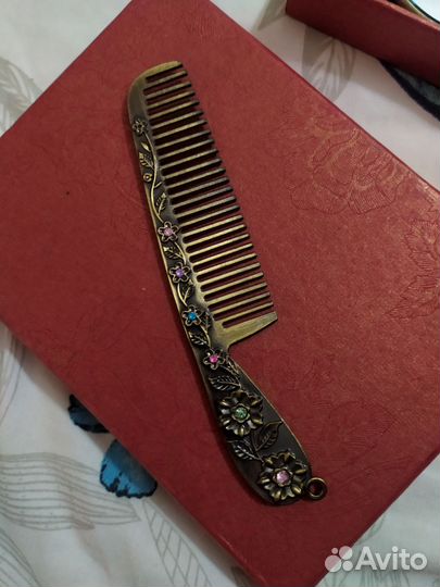 Подарочный набор/зеркало и гребень