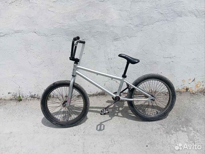 Трюковой велосипед BMX