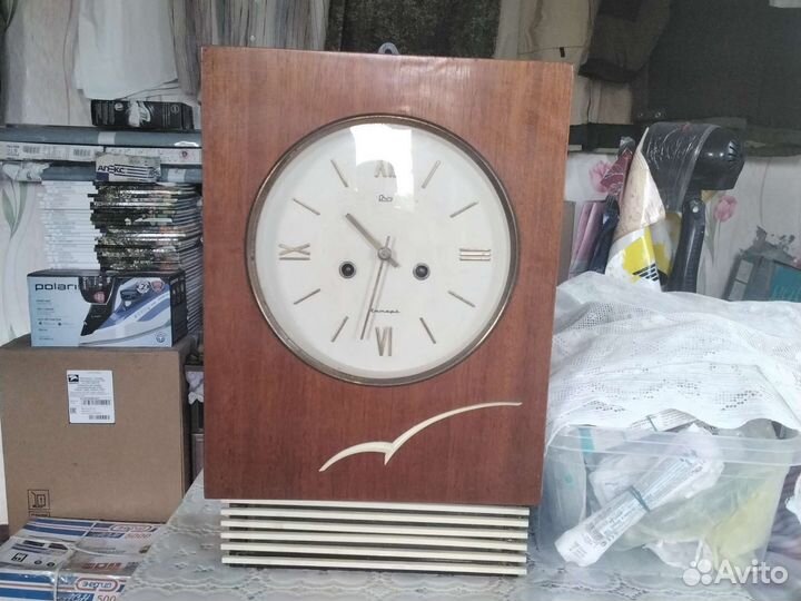 Старинные настенные антикварные часы с боем