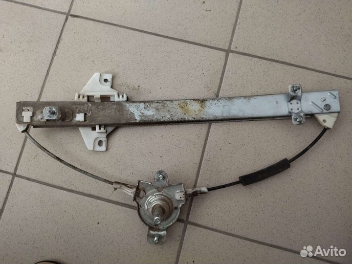 Ручной стеклоподъемник задний левый Accent