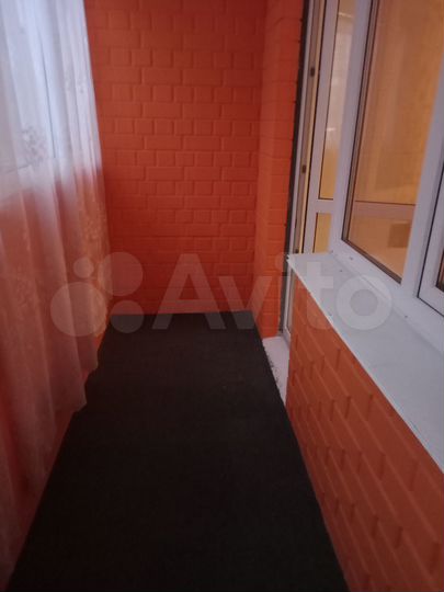2-к. квартира, 60 м², 1/10 эт.
