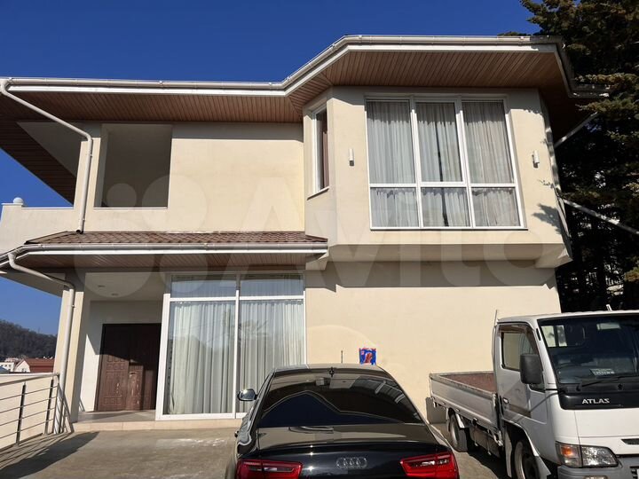 Коттедж 395 м² на участке 5,3 сот.