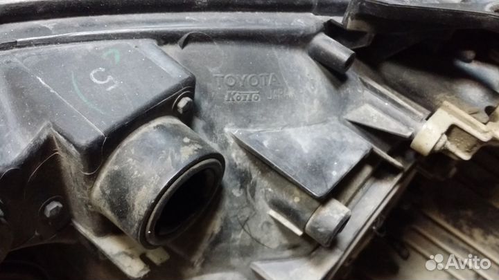 Фара правая Toyota Land Cruiser 200