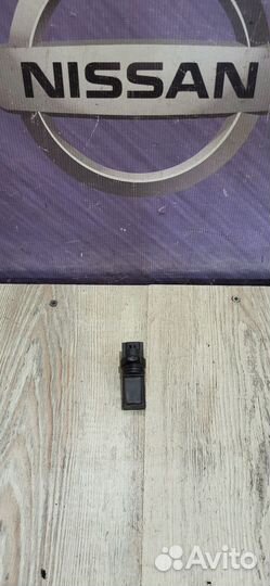 Датчик коленвала Nissan primera P12