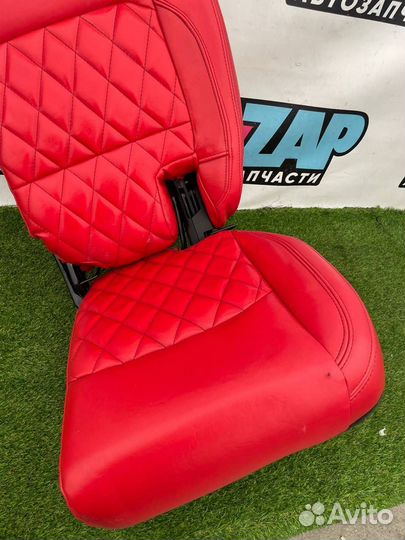 Сиденье заднее левое Jeep Wrangler JL 2020