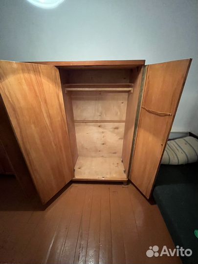Шкаф