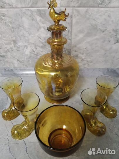 Графин со стопками