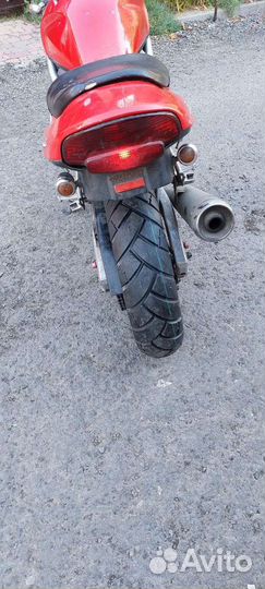 Suzuki gsf-250 Bandit 2-поколение красноголовый