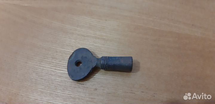Ключик маленький старинный