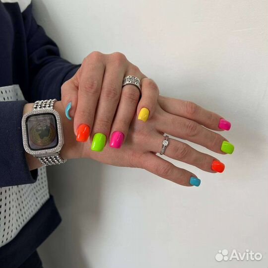 Маникюр, педикюр, наращивание ногтей