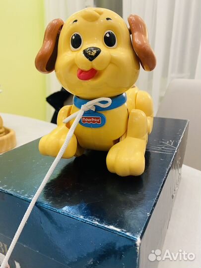 Игрушка-каталка Fisher-Price Веселый щенок