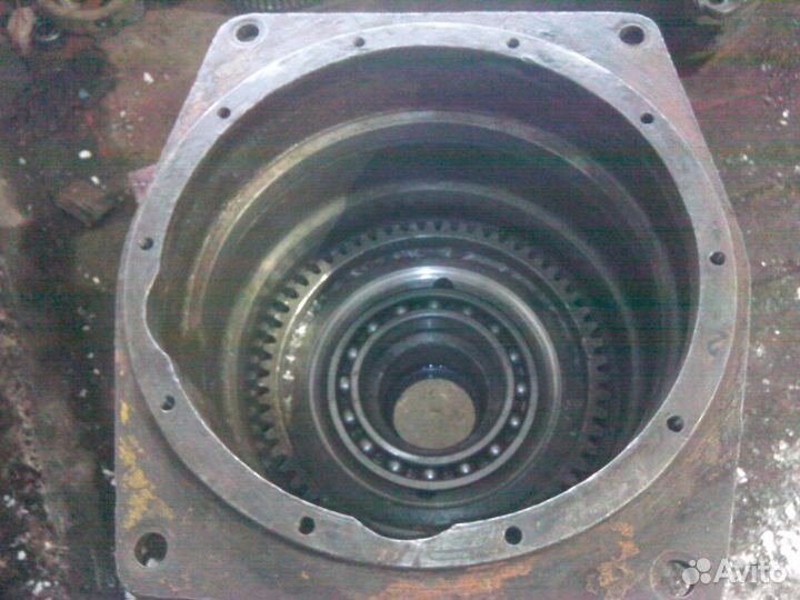 Редуктор поворота крана кб 674 с эл.двигателем Д22
