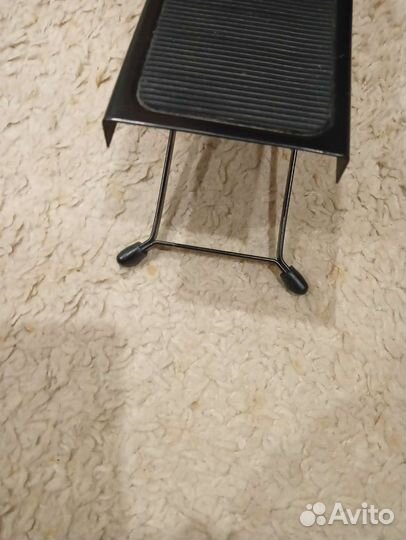 Подставка для игры на гитаре