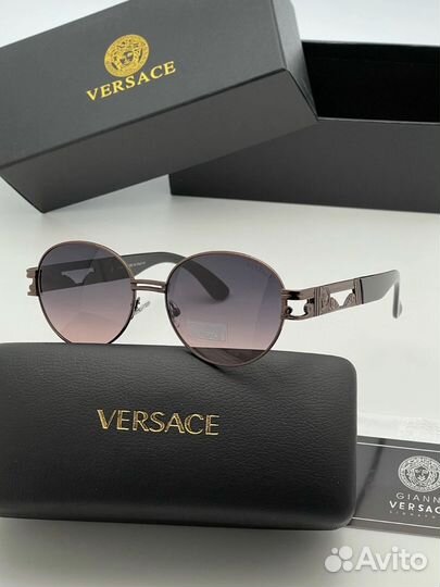 Солнцезащитные очки versace