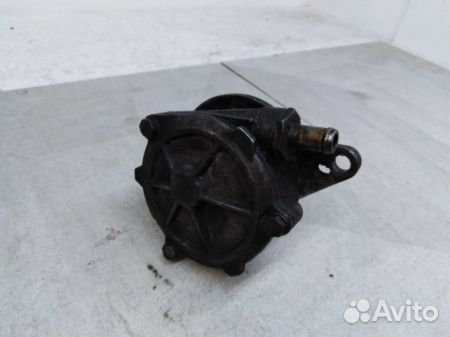 Вакуумный насос двигателя