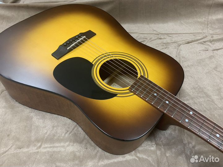 Акустическая гитара