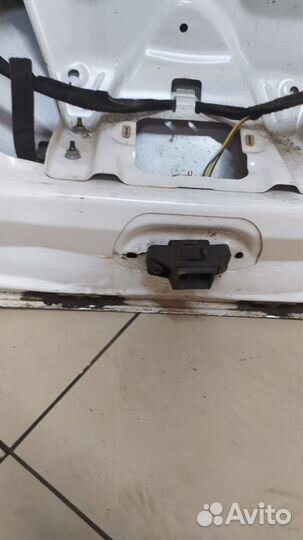 Дверь багажника Renault Sandero I