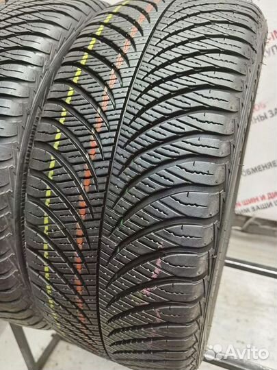 Goodyear Vector 4Seasons 215/45 R16 90V