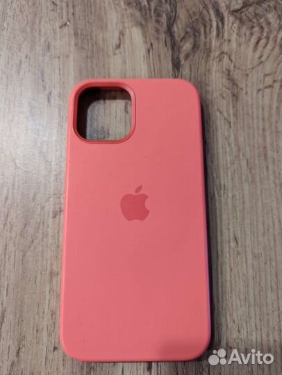 Чехол на iPhone 12