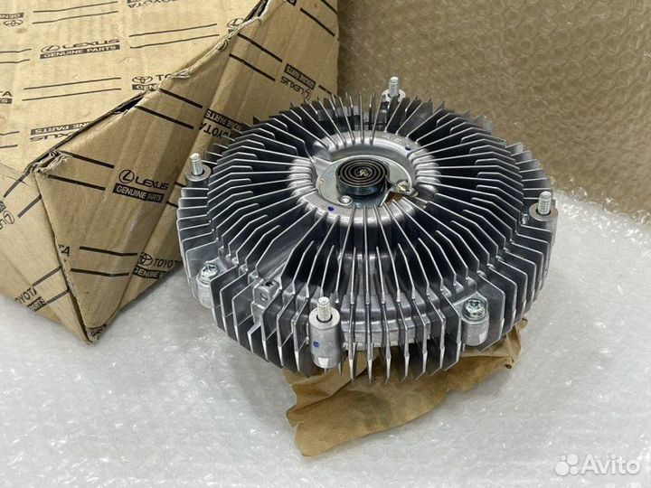 Термомуфта вентилятора UR Toyota Land Cruiser 200