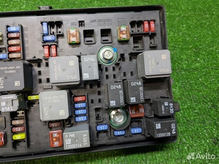 Блок предохранителей моторный Chevrolet Orlando 2