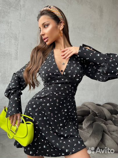 Платье в цветочек 44