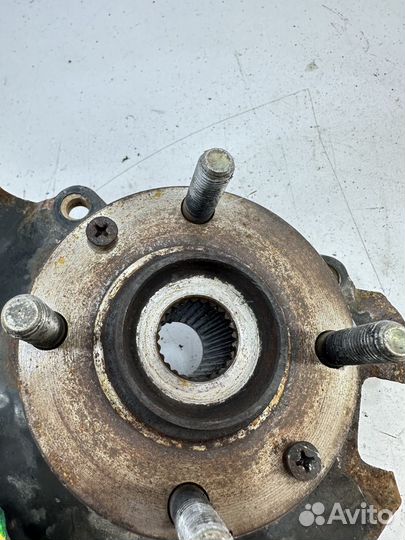 Hyundai Accent кулак передний правый поворотный